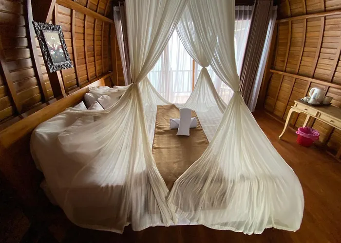 Suwehan Cliff House With Hammock Polilit