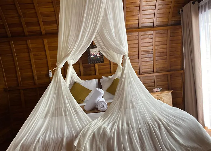 Suwehan Cliff House With Hammock 4* Polilit