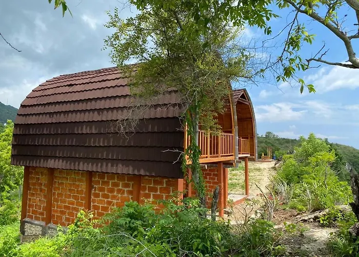Suwehan Cliff House With Hammock Polilit