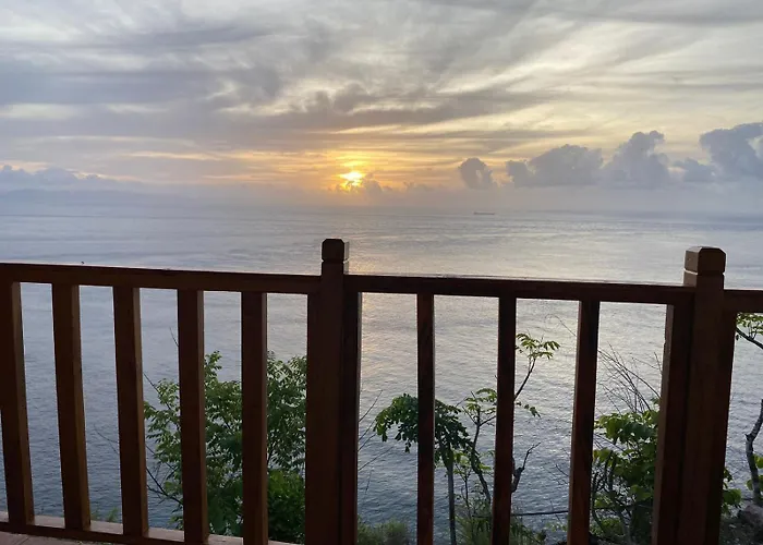 Suwehan Cliff House With Hammock Polilit