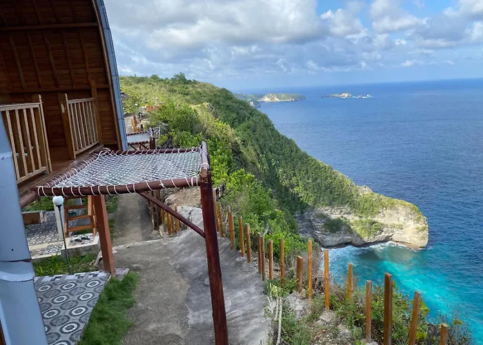 Suwehan Cliff House With Hammock 4* Polilit