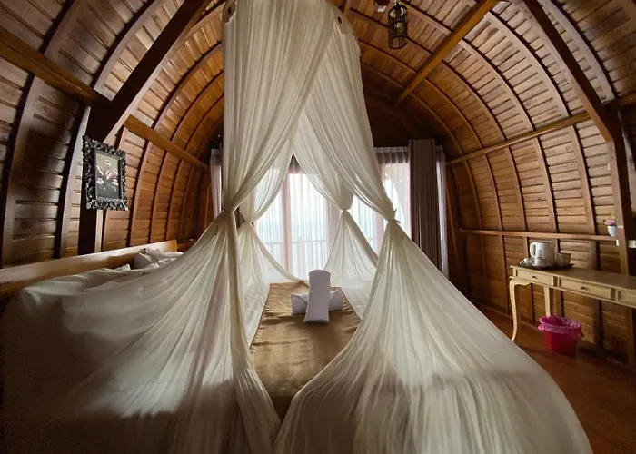 Suwehan Cliff House With Hammock 4* Polilit