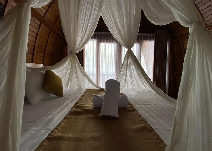 Suwehan Cliff House With Hammock 4* Polilit